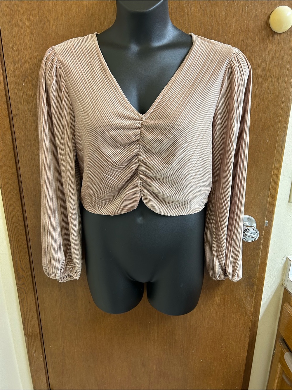 NWOT Topshop Gold Velvet Crinkle Ruched Crop Top Medium